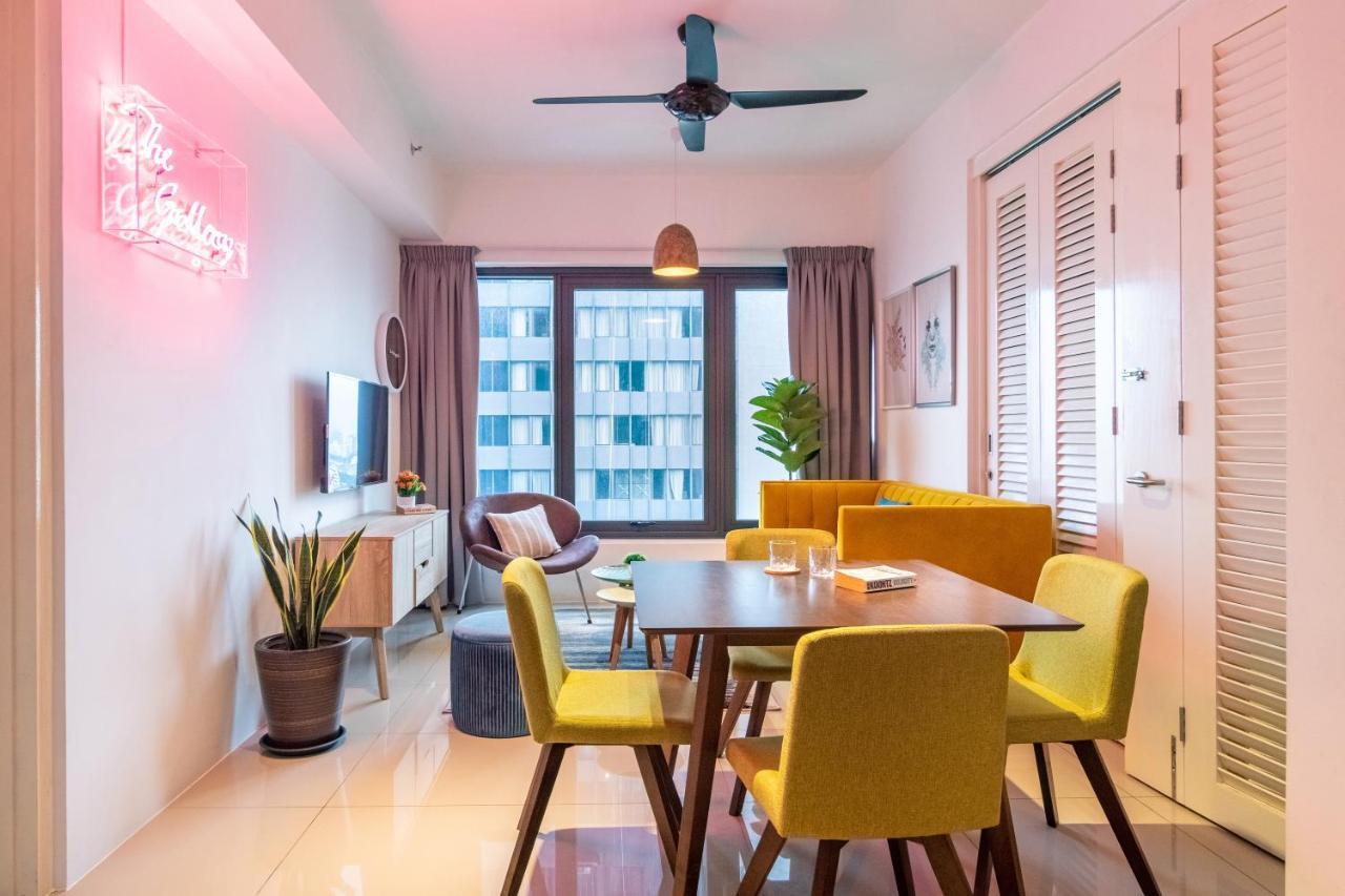 Tropicana 218 X Airlevate Suites George Town Exterior foto