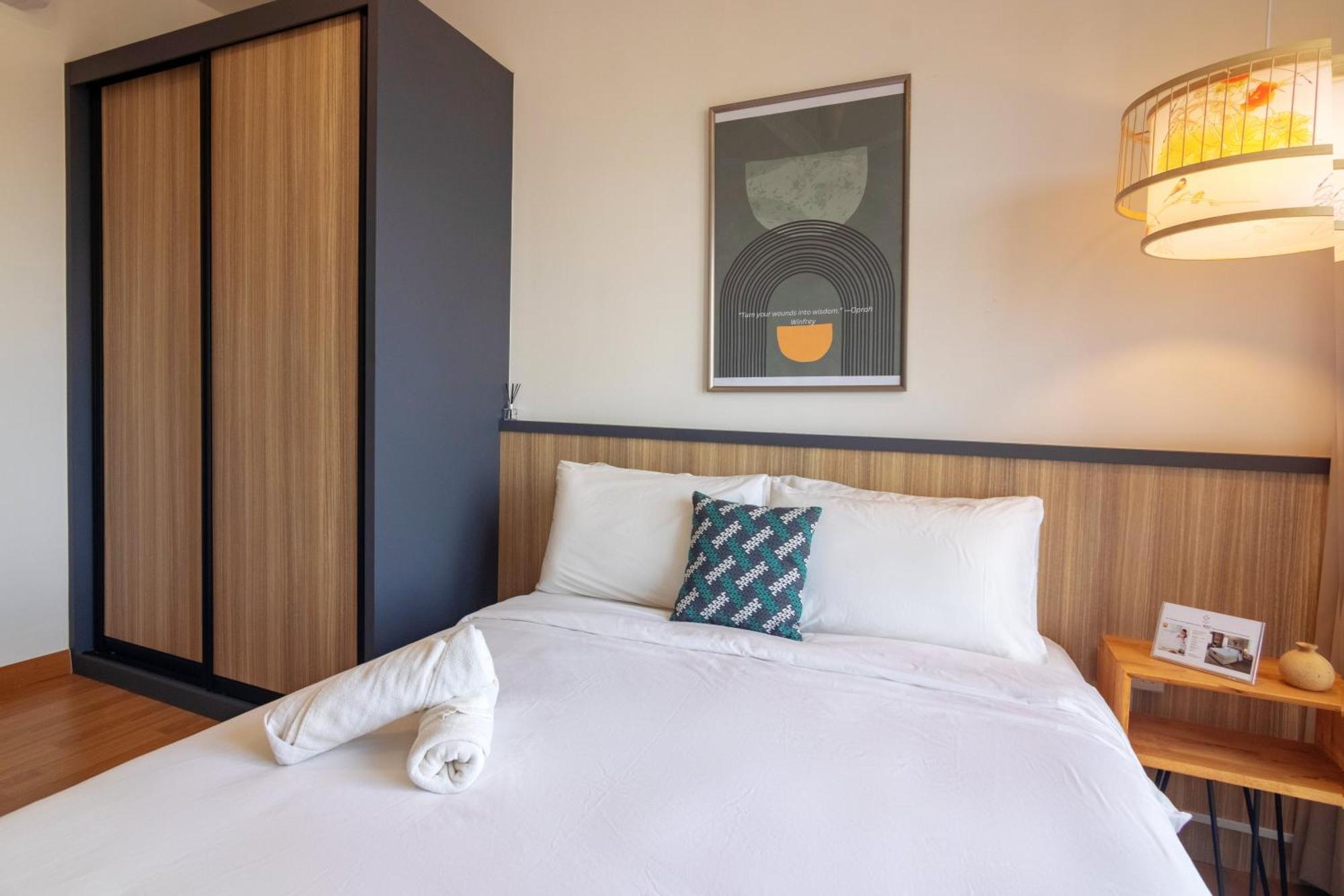 Tropicana 218 X Airlevate Suites George Town Exterior foto