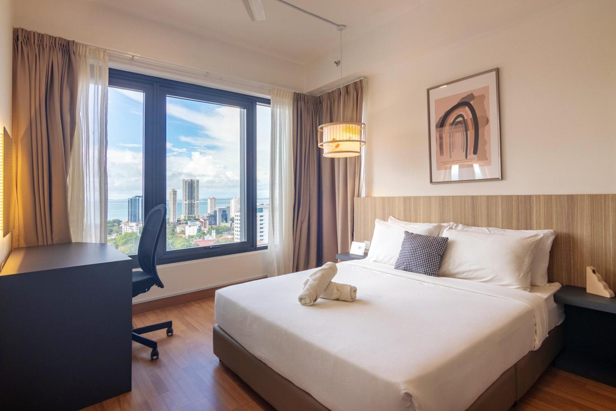 Tropicana 218 X Airlevate Suites George Town Exterior foto