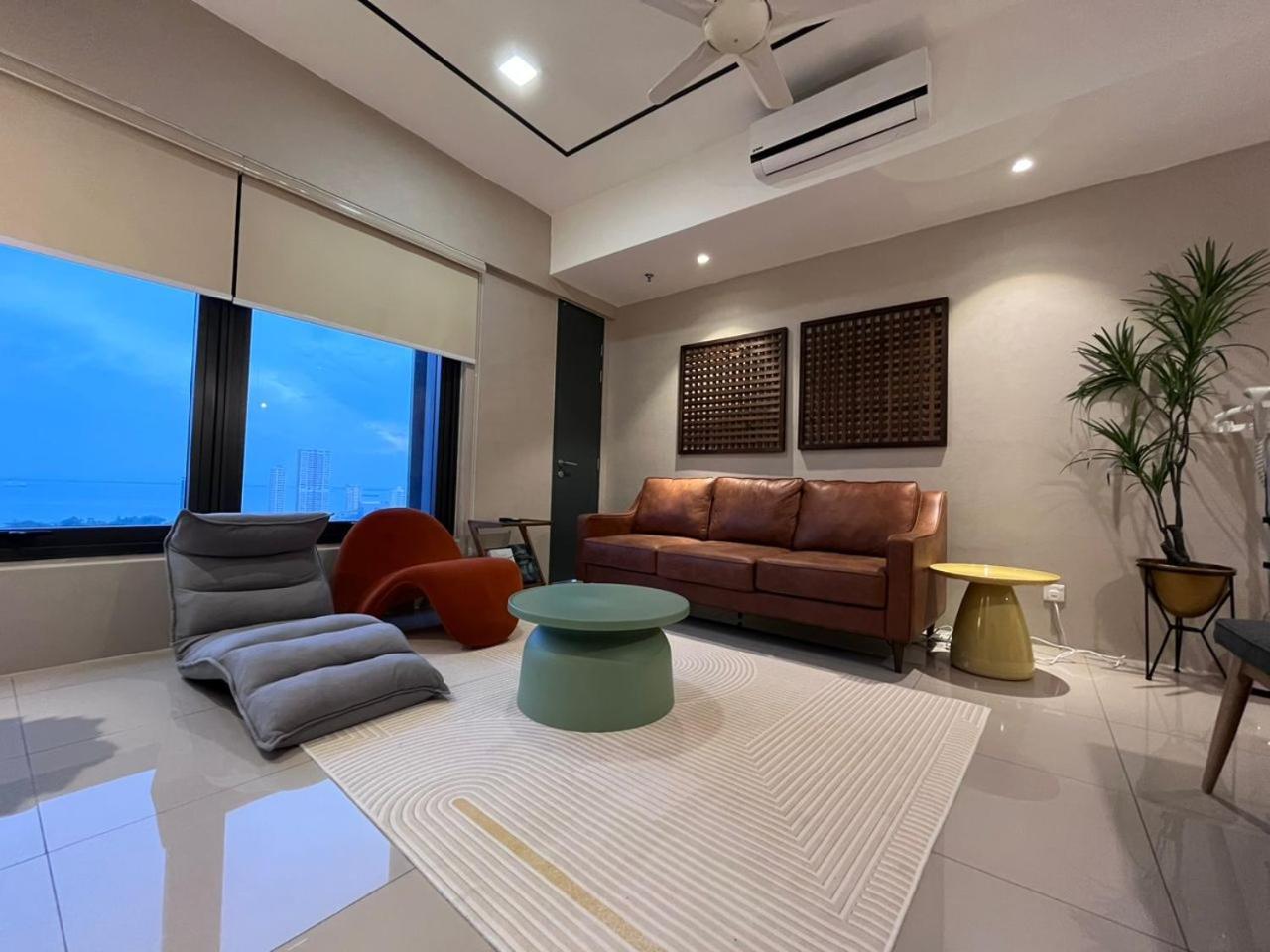 Tropicana 218 X Airlevate Suites George Town Habitación foto