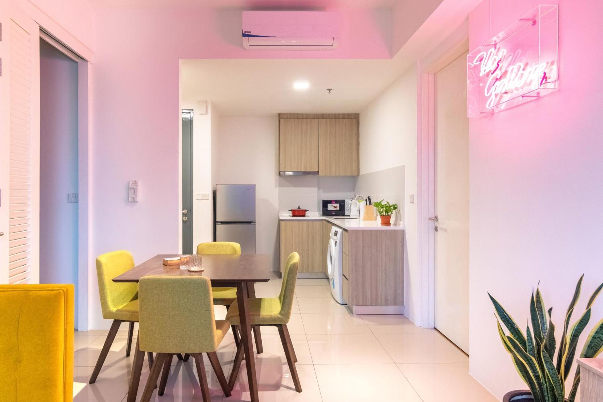 Tropicana 218 X Airlevate Suites George Town Habitación foto