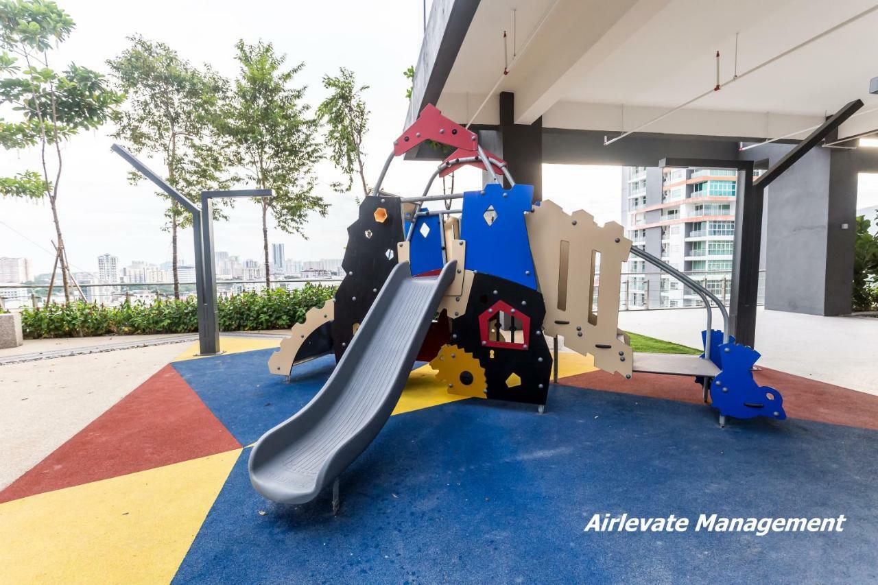 Tropicana 218 X Airlevate Suites George Town Exterior foto